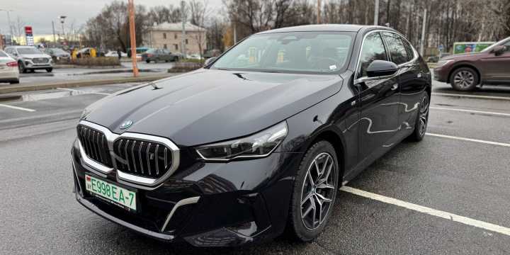 Аренда BMW i5 eDrive 35L в Санкт-Петербурге