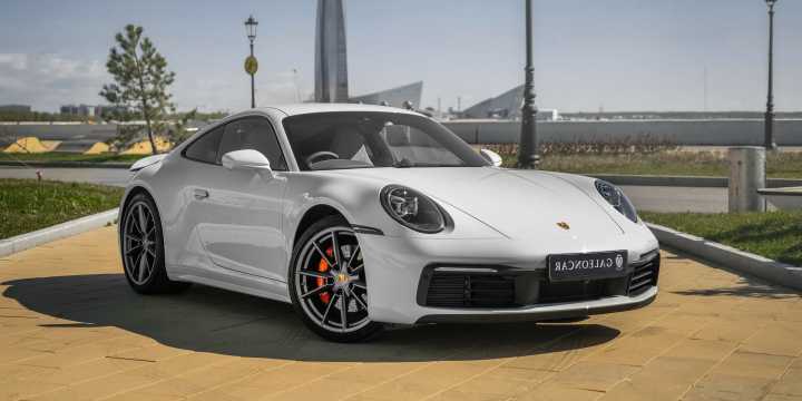 Аренда Porsche 911 Carrera 4S в Санкт-Петербурге