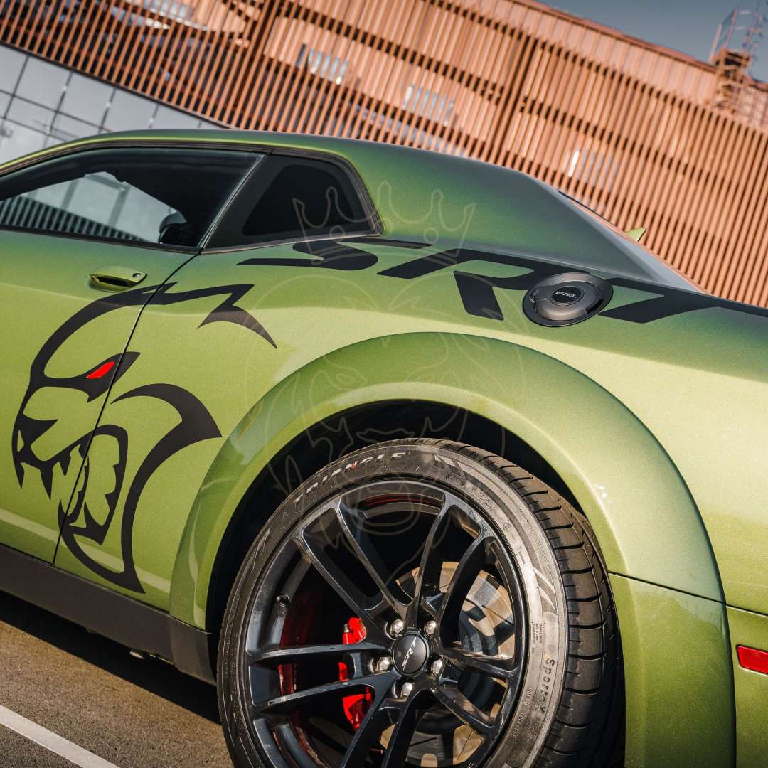 Аренда Dodge Challenger Hellcat Redeye SRT в Сочи без водителя - GaleonCar